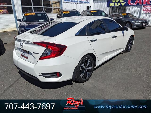 $23995 : 2017 Civic Touring Sedan image 8