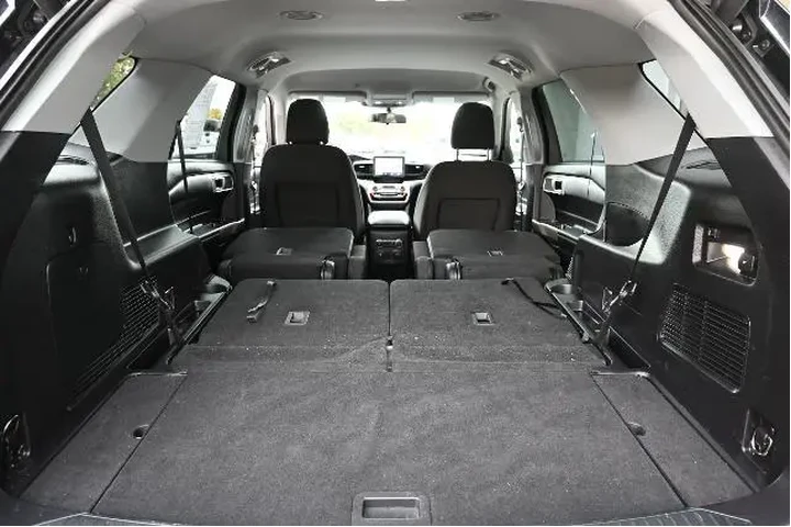 $19988 : Ford Explorer 2021 AWD XLT 4 image 9