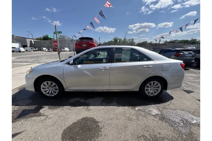 $16995 : 2014 Camry LE image 6