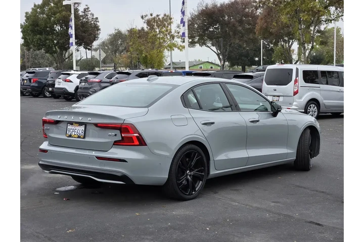 $28990 : Volvo S60 2024 AWD B5 Plus D image 5
