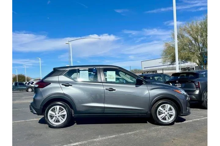 $14997 : Nissan Kicks 2023 S 4dr Cros image 2