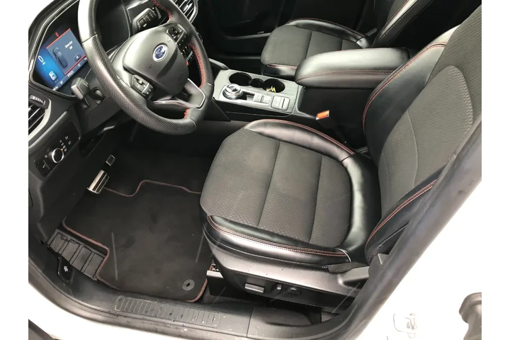 $20719 : 2023 Escape ST-Line AWD image 10