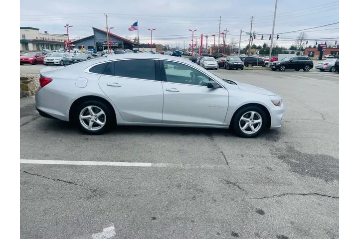 $6999 : 2017 Malibu LS image 9