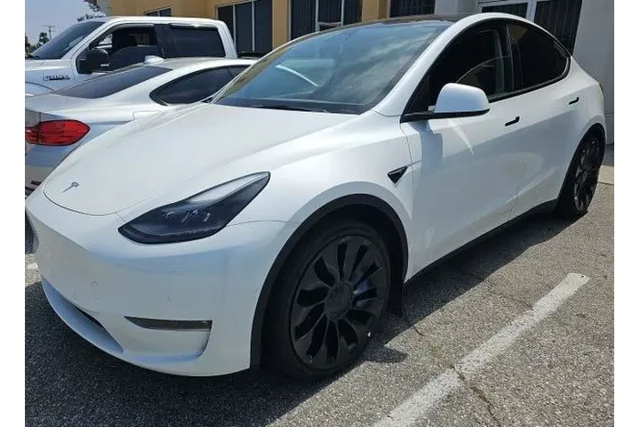 $32000 : Tesla Model Y 2022 AWD Perfo image 1