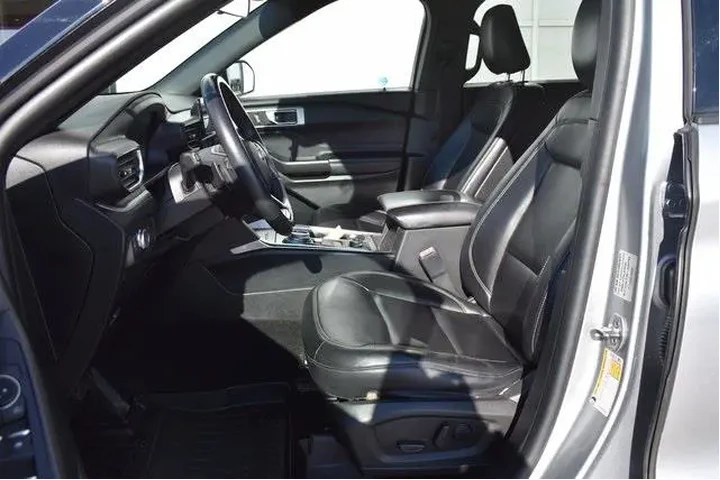 $24856 : Ford Explorer 2020 AWD XLT 4 image 9