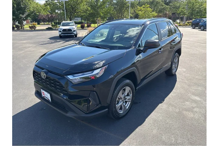 $33689 : Gold Certified2025 RAV4 Hybri image 9