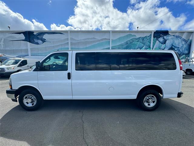 $35995 : 2019 Express Passenger RWD 35 image 3