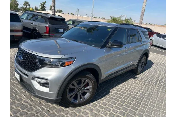 $25995 : Ford Explorer 2022 AWD XLT 4 image 2