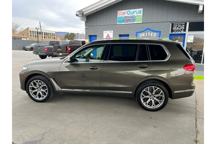 2020 BMW X7 image 8