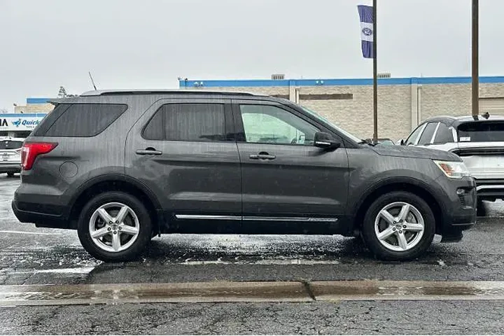 $17936 : Ford Explorer 2018 XLT 4dr S image 9
