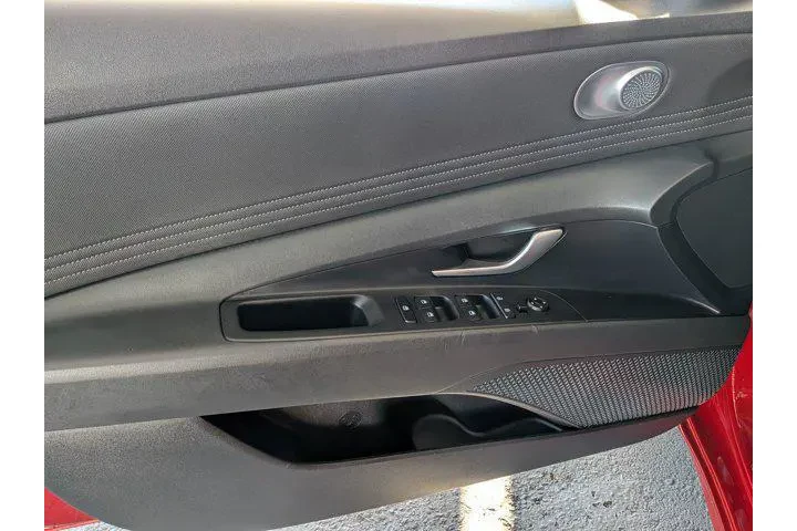 $17997 : Hyundai ELANTRA 2023 SEL 4dr image 8