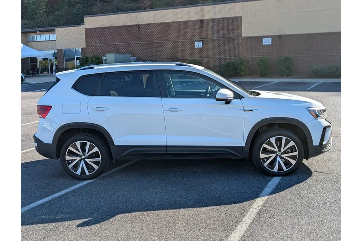 $21994 : Volkswagen Taos 2024 SE 4dr image 10