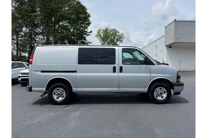 $22875 : GMC Savana 2023 2500 3dr Car image 3