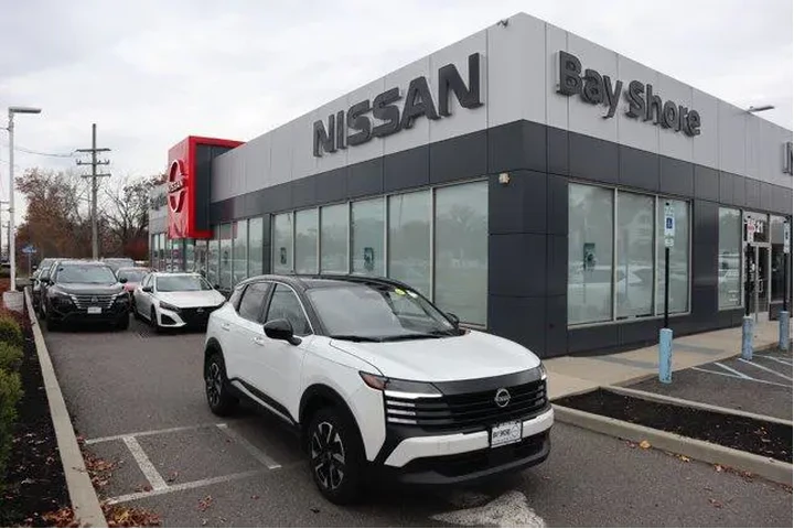 $21222 : Nissan Kicks 2025 AWD SV 4dr image 2