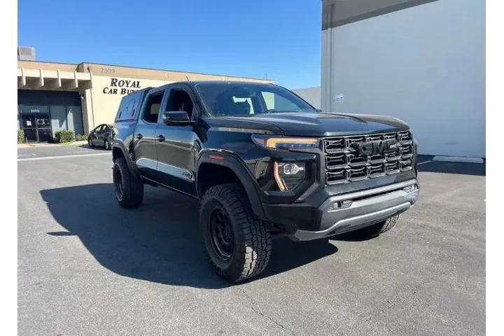 $36489 : GMC Canyon 2023 4x4 AT4 4dr image 2