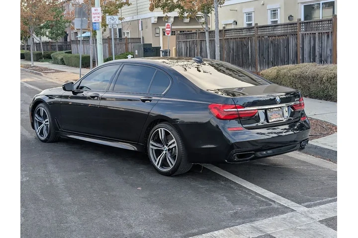 $17988 : 2017 7 Series 740i image 8