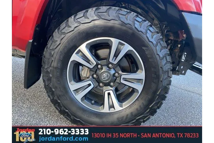 $35677 : Toyota Tacoma 2019 4x4 TRD S image 8