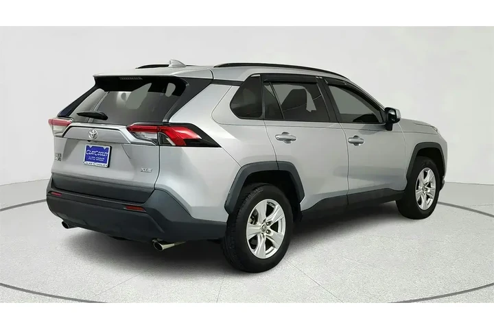 $26971 : Toyota RAV4 2021 AWD XLE 4dr image 6