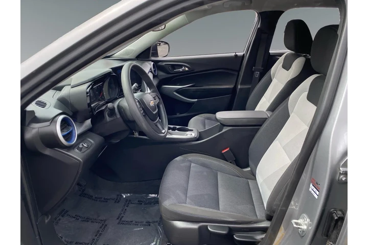 $28220 : Chevrolet Trax 2025 LS 4dr C image 9