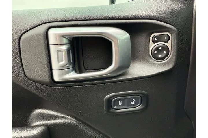 $32700 : Jeep Wrangler 2023 4x4 Sport image 9