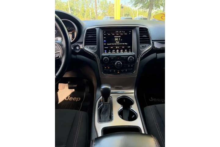 2016 Grand Cherokee Laredo image 6