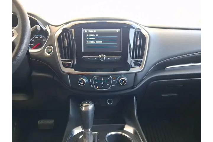 $15000 : Chevrolet Traverse 2019 LS 4 image 8