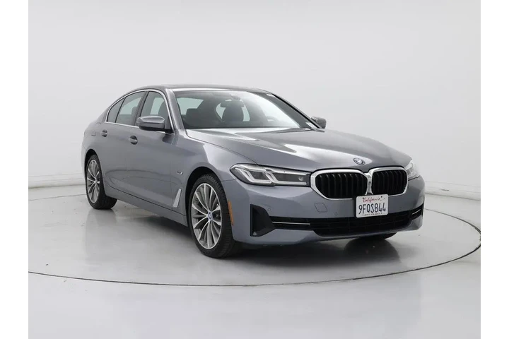 $30998 : BMW 5 Series 2023 530e 4dr S image 1