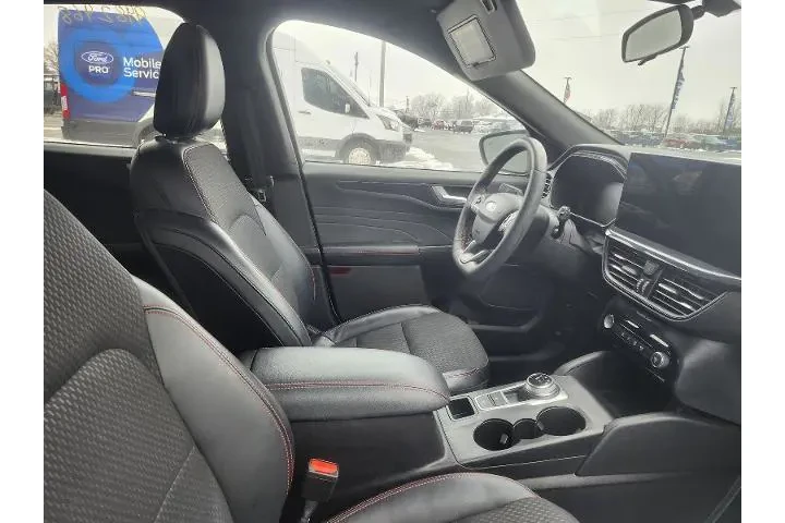 $22880 : Ford Escape 2023 AWD ST-Line image 9