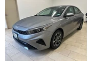 $17585 : Kia Forte 2023 LX 4dr Sedan thumbnail