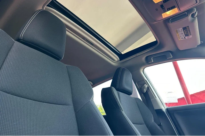 $26000 : Toyota RAV4 2018 AWD XLE 4dr image 7