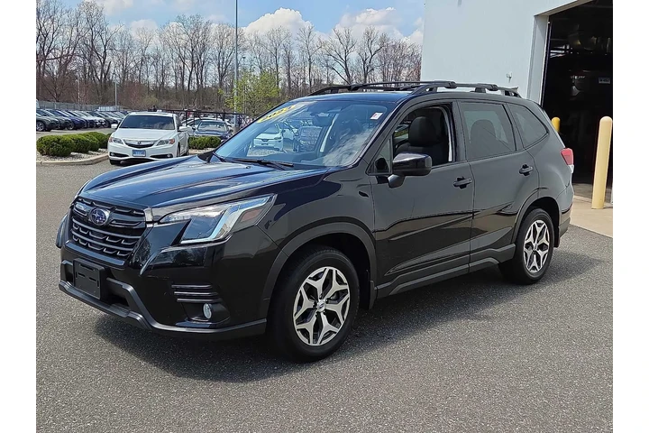 $26599 : Subaru Forester 2023 AWD Pre image 3