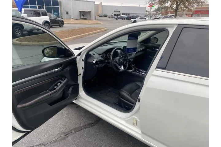 $23699 : Nissan Altima 2023 2.5 SR 4d image 10