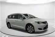 Pre-Owned 2020 Pacifica Hybri en Milwaukee