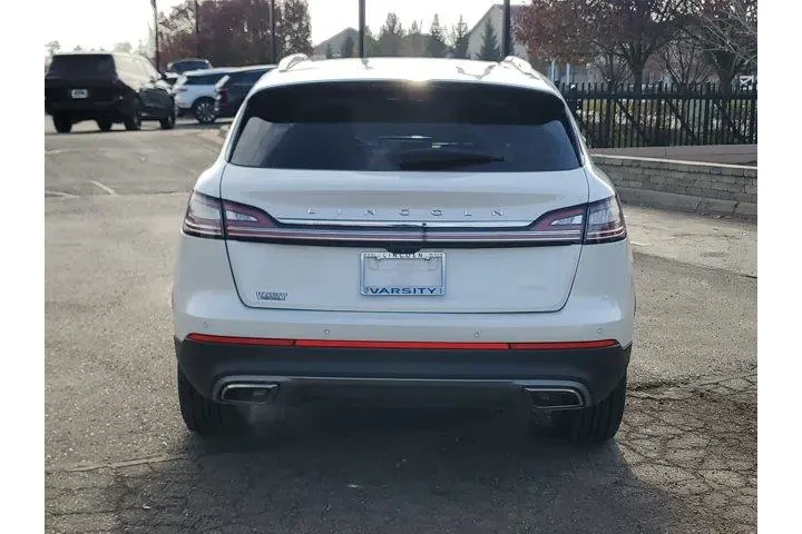 $39995 : Lincoln Nautilus 2022 AWD Re image 5