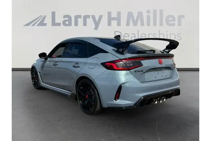 Honda Civic 2024 Type R 4dr image 3