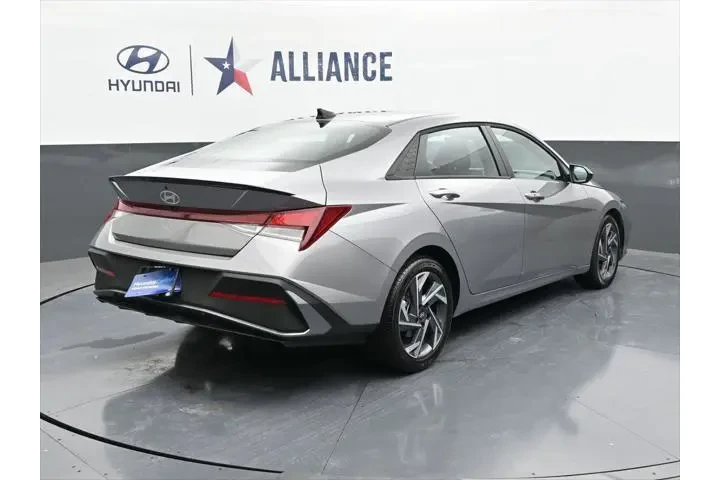 $20000 : Hyundai ELANTRA 2025 SEL Spo image 7