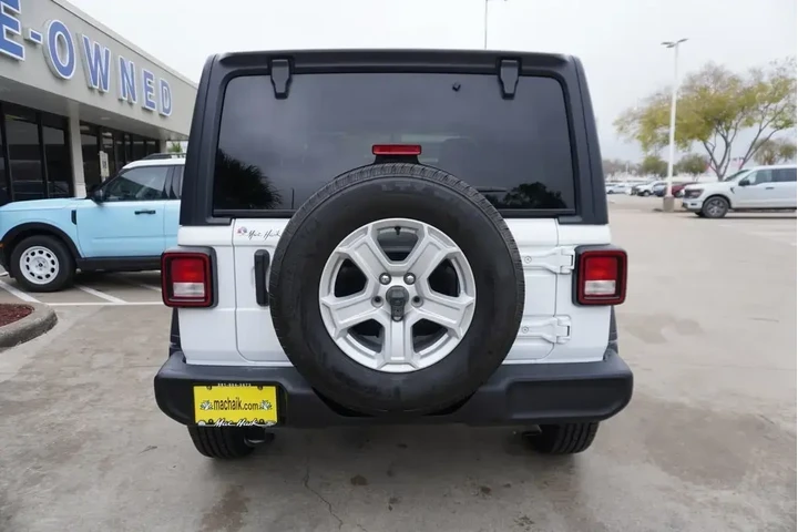$25888 : Jeep Wrangler 2021 4x4 Sport image 4