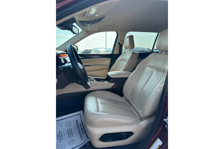 $28850 : 2021 Grand Cherokee L Limited image 9