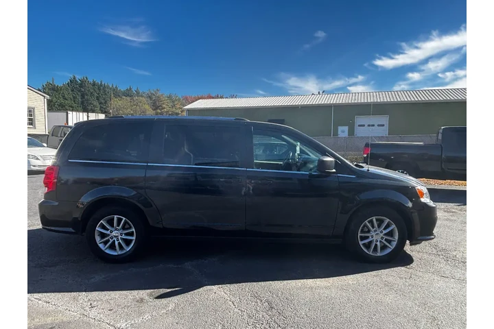 $16995 : 2019 Grand Caravan image 2