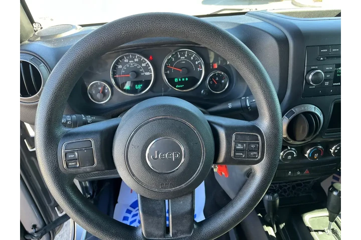 Jeep Wrangler Unlimited 2017 image 9