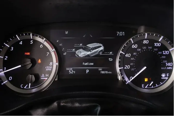 $28600 : Toyota Highlander 2023 AWD L image 4