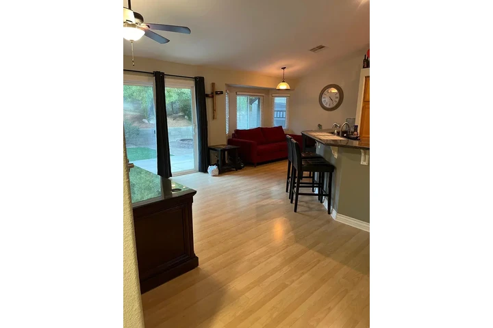 $1280 : 3 Recamaras 2 Baños image 4