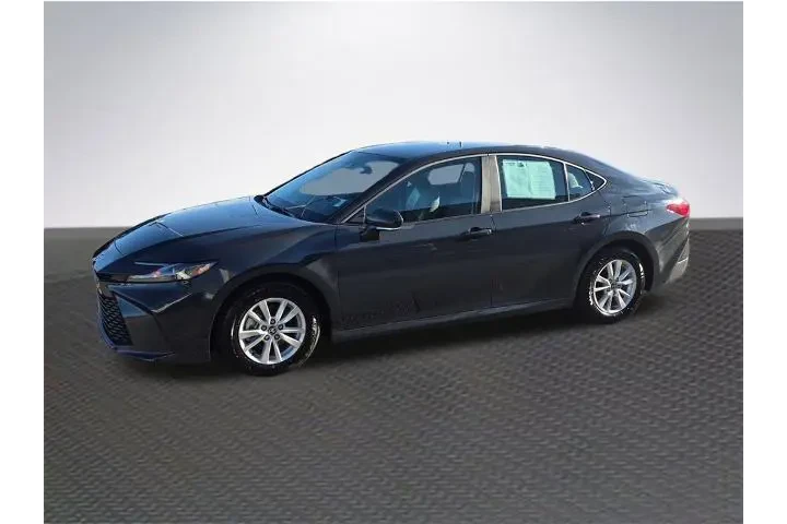 $25988 : Toyota Camry 2026 LE 4dr Sed image 2
