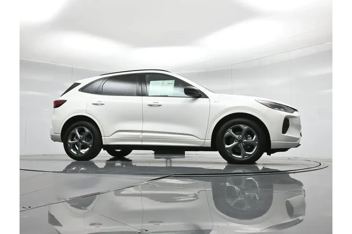 $18952 : Ford Escape Hybrid 2024 ST-L image 4