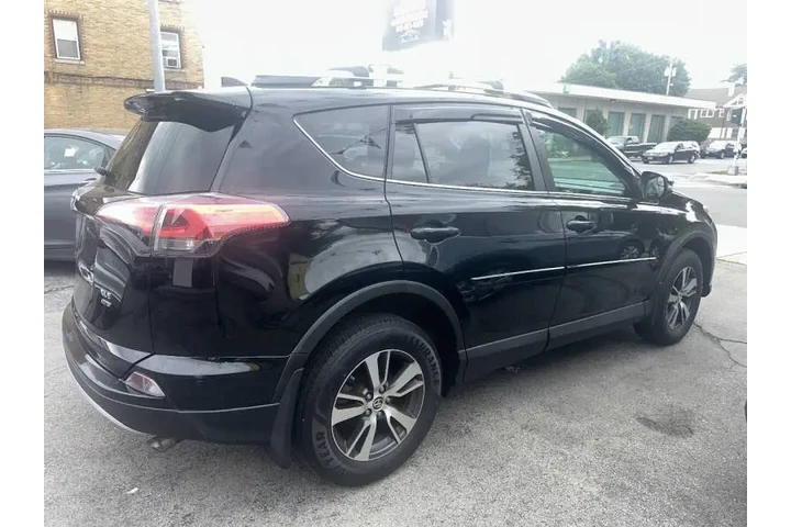 $17995 : 2016 RAV4 XLE image 6
