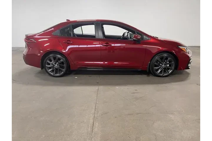 $25462 : Toyota Corolla 2024 XSE 4dr image 2