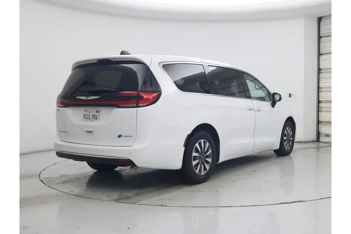 $32998 : Chrysler Pacifica Plug-In Hy image 8
