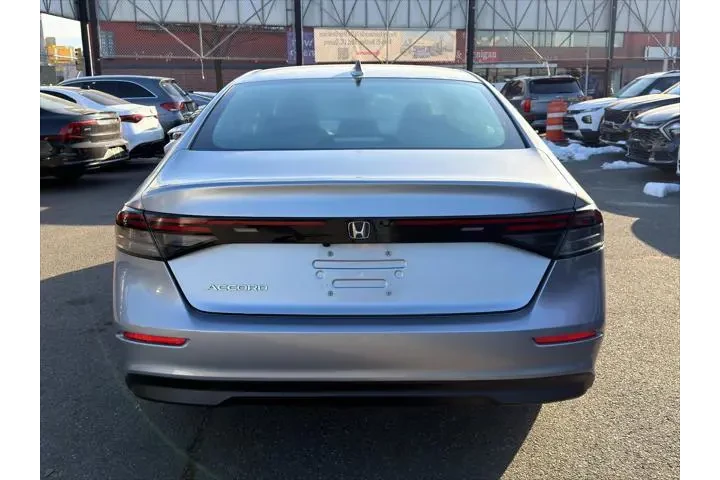 $20395 : Honda Accord 2023 EX 4dr Sed image 5