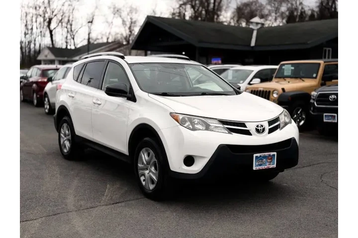 $15995 : 2015 RAV4 LE image 7