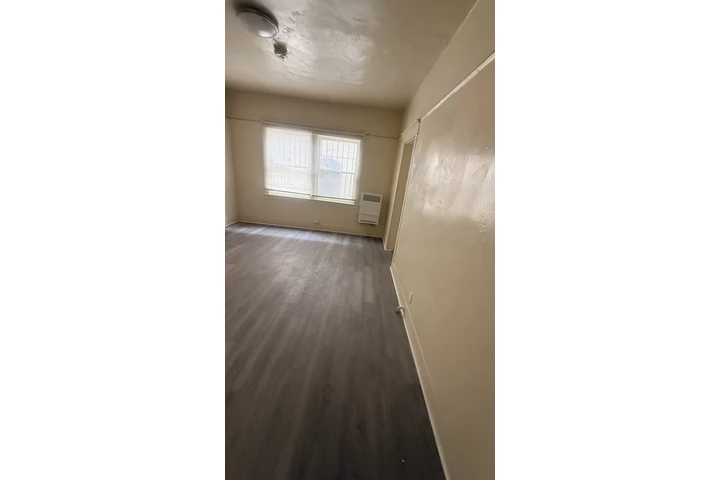 $1199 : Single image 1